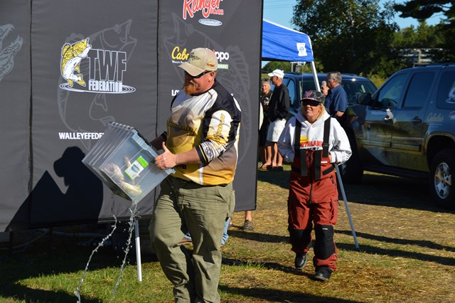 8B2AE452-E0AE-40CF-997E-3BD041FE7945