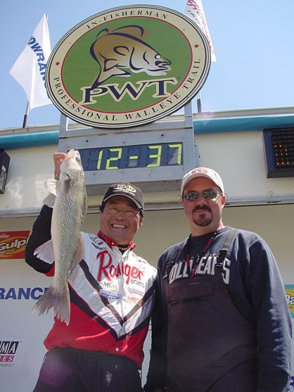 8B33EE8E-7A25-4375-9784-C07F6C1BAAA9