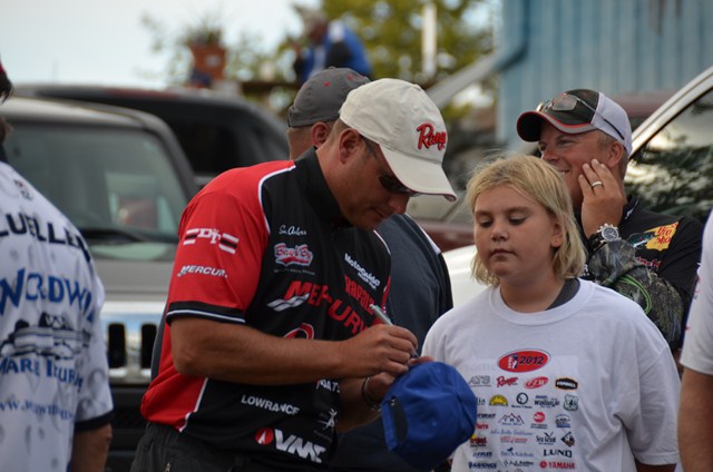 8B4F71BB-5035-49C6-86D4-4897E70AE498