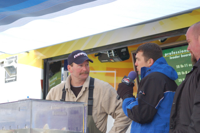 8B9E3165-0E25-4A00-9D61-8B581F64D01D