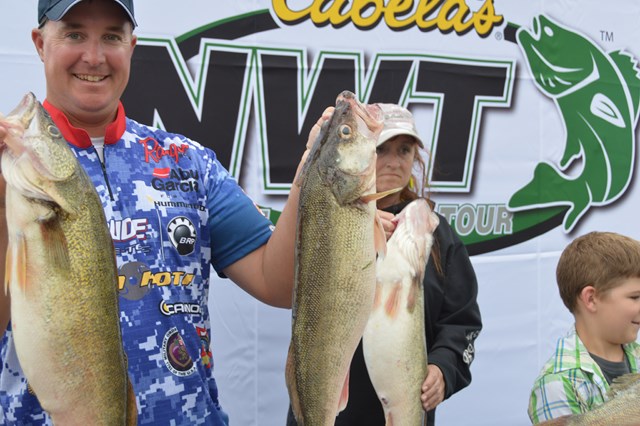 8BBF896B-FEF8-488E-927D-BE6901FF6575