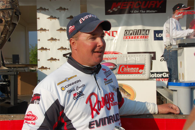 8BC9D467-4D81-4707-BD88-4B78D44BDE8B