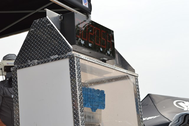 8BDF585D-FF77-4029-A088-E00227389F31