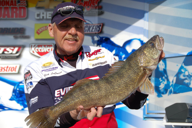 8BE40B71-69A3-44C3-AF06-155CA16E5644