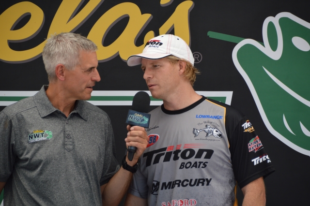 8BF18A76-7CE0-41EB-8212-84436AACFC65