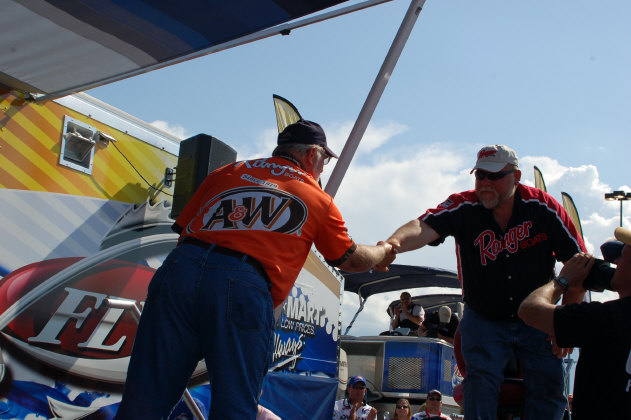 8BFF9B81-F14A-4F7F-91C2-E52CF5D6B429