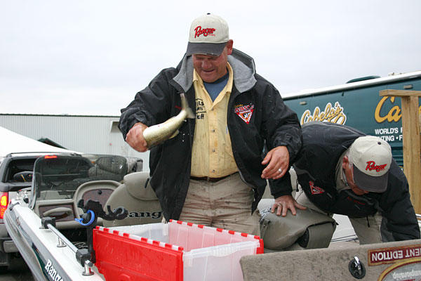 8C035F27-DEB6-4F09-95AD-3FA775D99854