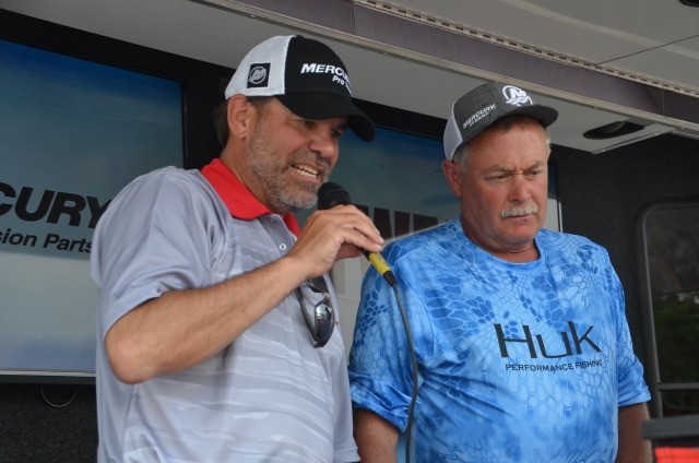 8C0C1D1B-70AF-42E4-A978-DF00D0BDC0BA