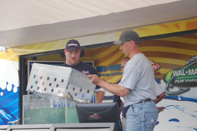 8C188C6E-2D9F-49CF-8AC8-2E4A51C67A83