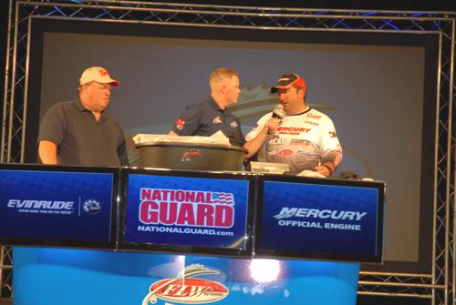 8C337630-634E-45A1-ABA5-CA8569CAEA1B