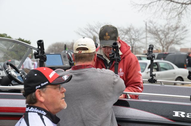 8C4B569F-1C4E-476E-9861-B08C6B05F3CA