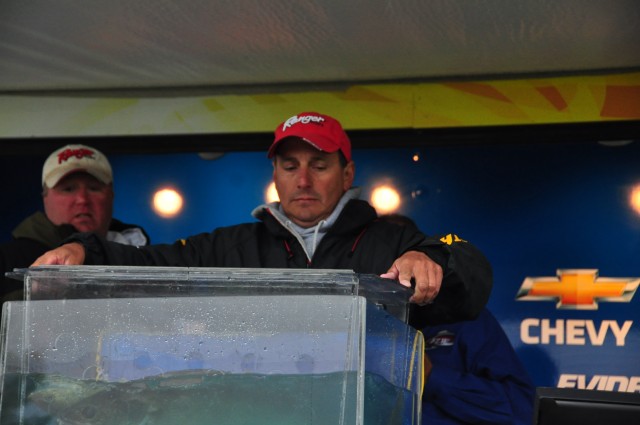 8C58B807-2B39-4A81-AE6E-4C308E874098