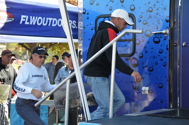 8C60CED6-4293-45FC-B401-B455C8DE2DD1