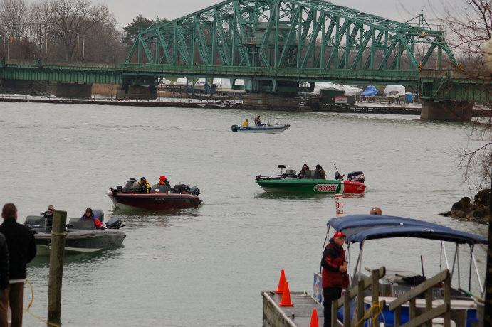 8D0CC6E8-352C-419F-AE39-E58D00838339