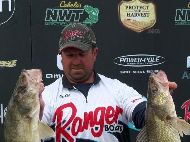 8D11DE1F-863D-46A0-90AB-E2D7C6C17B3C