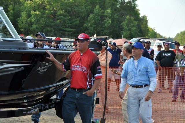 8D922787-6FB2-4090-AE8E-A456EAE3AADF