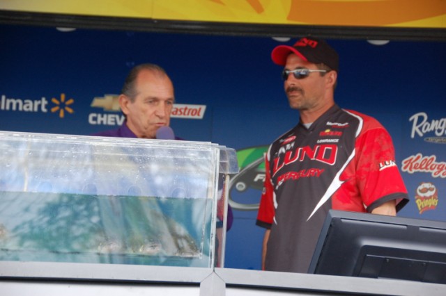 8E03C8CC-3B3F-4327-82D5-648D3F9241A1