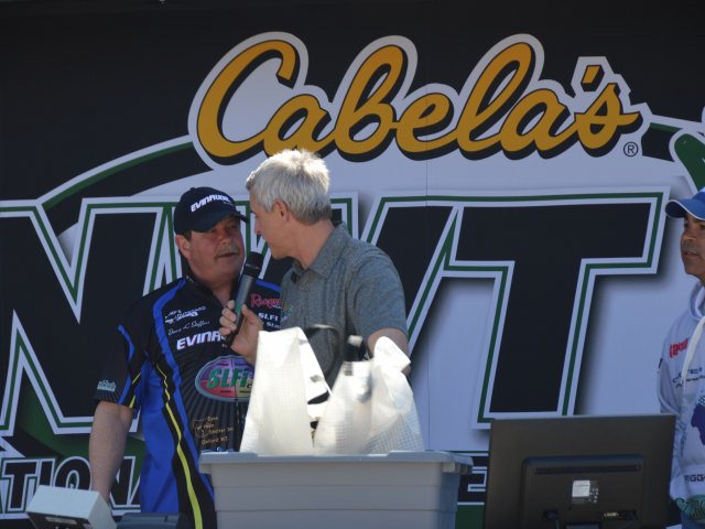 8E5FA446-F835-4443-BA6C-08E4499DD367