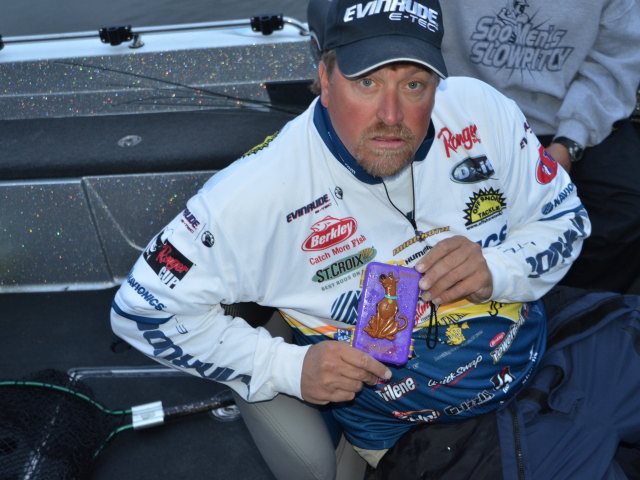 8E7A1243-E1A8-4A5B-9030-6FD777F84E67