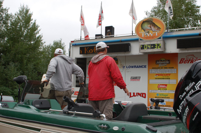 8EEDCB62-155B-45B5-A316-535E07645780