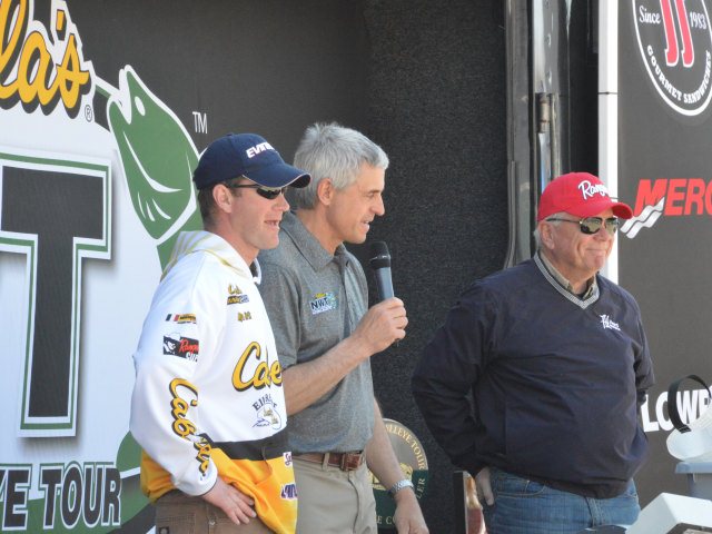 8EEE2F9A-FABA-4DEE-8D5F-8743561941A9