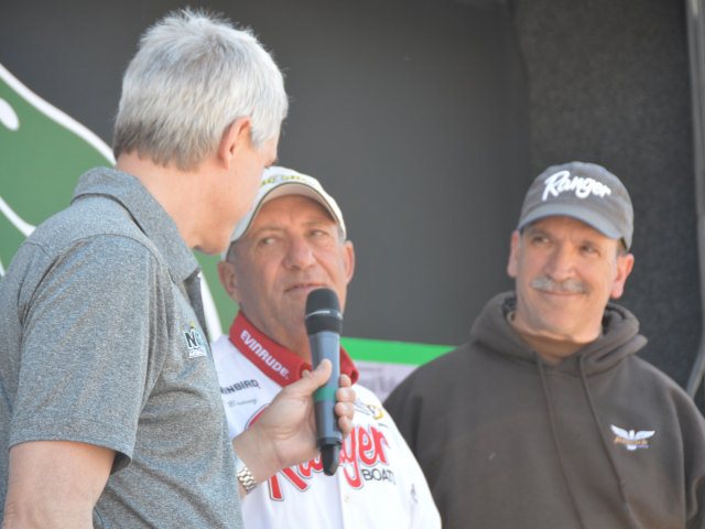 8EF7A962-6095-4FBD-BEB2-38998A6F1049