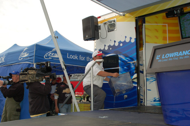 8F00978E-3456-492B-92A0-65C132EF61A8