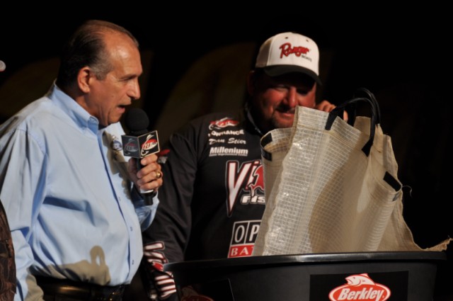 8F14922E-542C-40D9-BB8B-7375AEE394D2