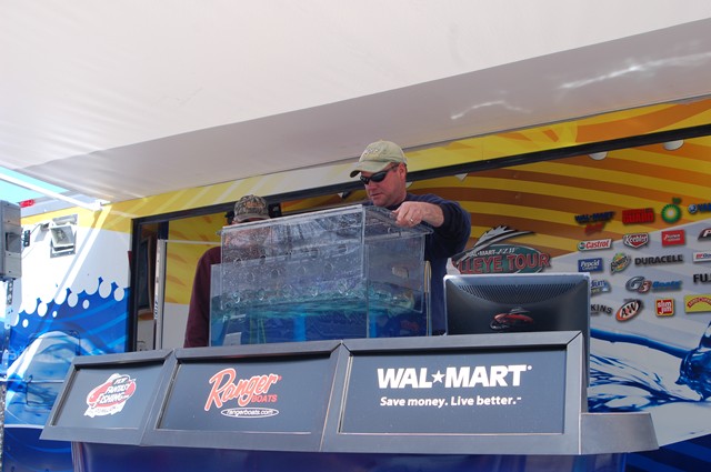 8F40F8AD-A11B-4641-89BB-F5BC0087372A