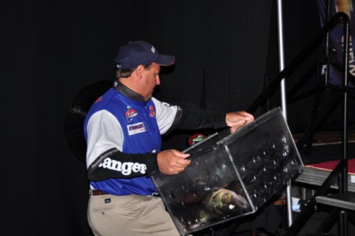 8F45CC00-3B54-4207-9972-DF3089E9743B