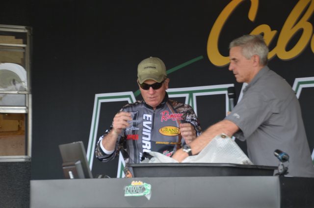 8F532F3D-5518-457C-9A66-5D42BF20F547