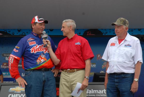 8F575D1A-E2FE-4115-B2D0-8D785FC46D4D