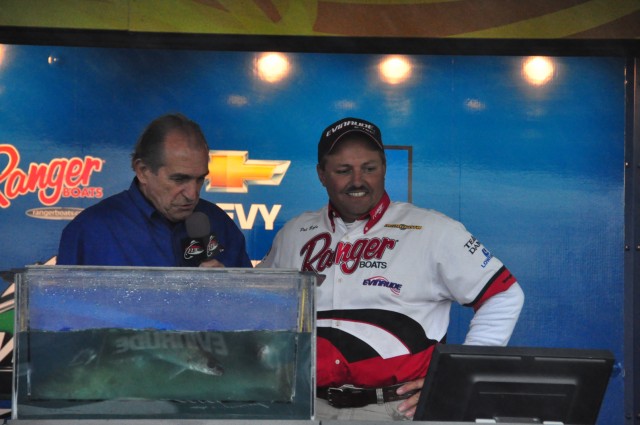 8F5E0D19-B34E-4902-BCBD-01E118B634D7