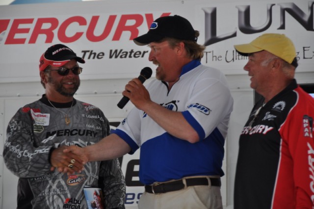 8F9BA65E-EFC4-4D42-A754-C3F361077E9E