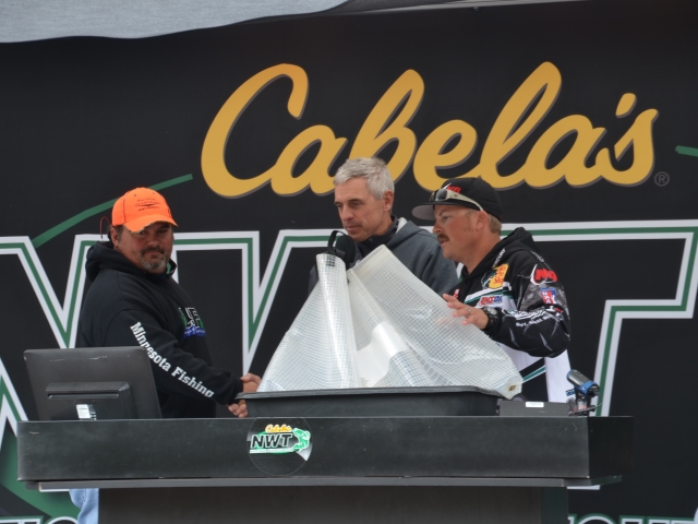 8FA702B4-0FF7-4192-B88C-5B269A64410E