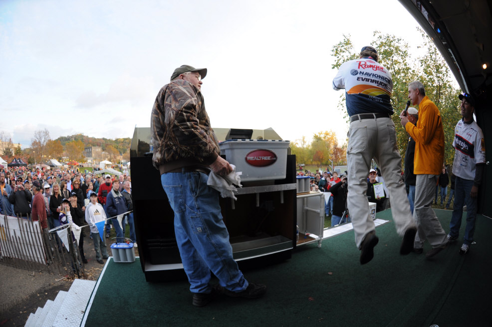 8FBB651A-D37F-4C7B-A106-BFC82424587B