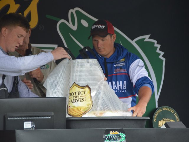 8FC05680-446E-4ABB-AEA1-F64B4FE6E043