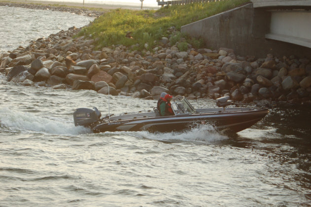 907E2214-F4C8-4BA6-9EF3-650E7F54ED1C