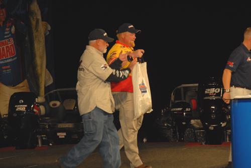 909B63CD-E6E0-4911-A12E-FCF21F6FD1DF