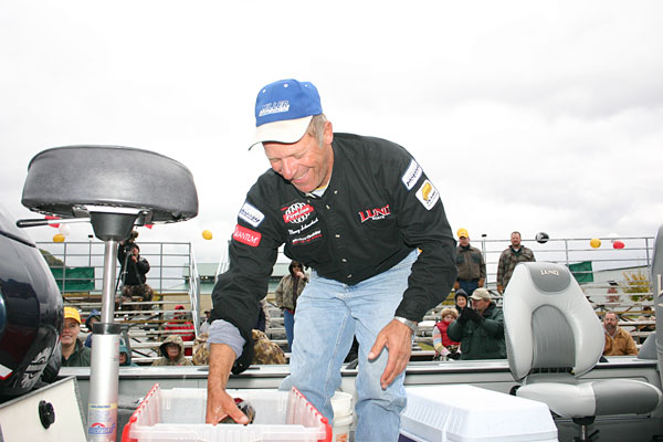 90D995F1-B4E6-4AE6-8E1A-235AAE2BBE7E