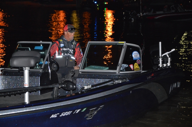 913B9307-1EE7-4C0E-A0CE-4318714691ED