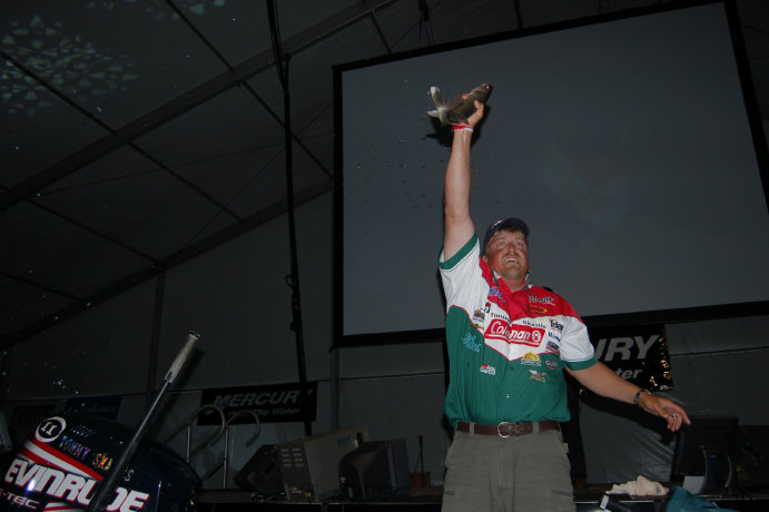 9260EA4E-0901-450B-A297-D1C2E6604459