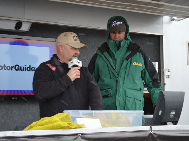 926F680A-4AF4-4EEF-A933-1F4FBD854A70