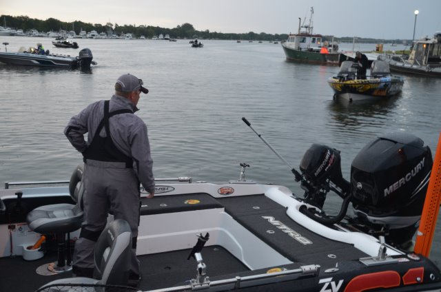 927718F6-0097-4CDE-8A12-1324AF57214B