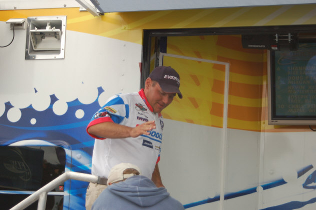 927A11A2-E8C3-4BA1-8BB6-C70B280306AD