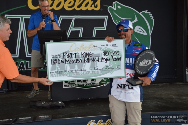 932C8152-C7F6-403F-8C4D-61B05EB57AB4