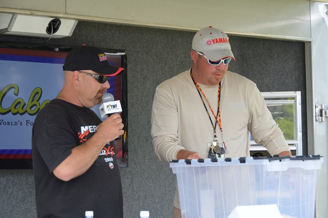 93526A86-7091-43B9-8380-2B4BA670E5FA