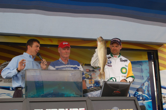 93718DBA-BA7F-455B-A18E-87AC6CC81DD1