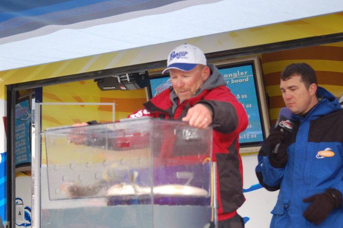 938C39EA-E5CC-4CB7-AA1F-C413078EF7DF