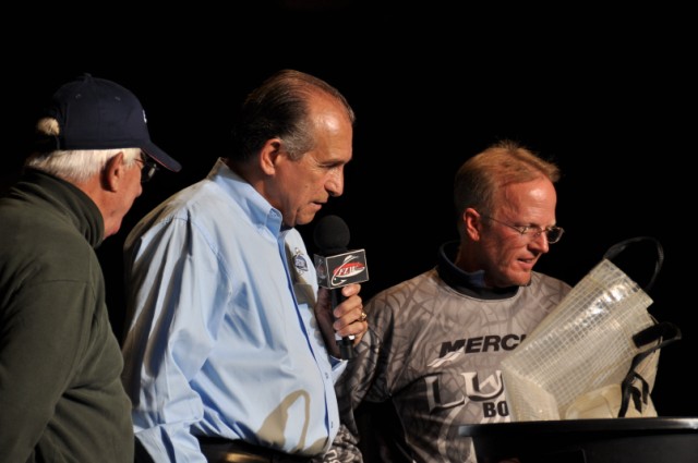 938E4F3E-7A8C-46B8-A370-3D3547538881